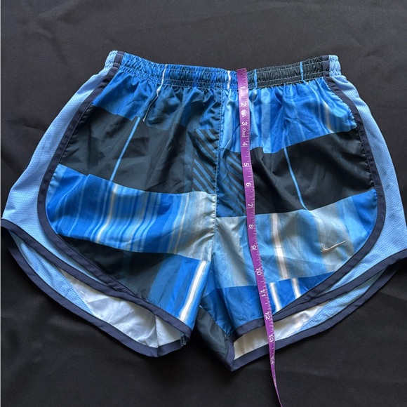 Nike‎ Women's Blue Athletic Shorts - Picture 1 of 3
